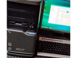 للبيع كمبيوتر acer بحالة ممتازة